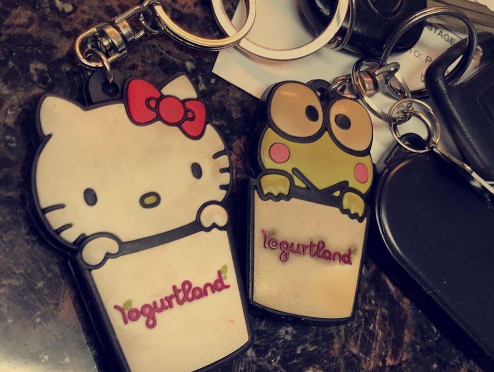 they first met each other working at yogurtland, she was his boss (& since then not much has changed)