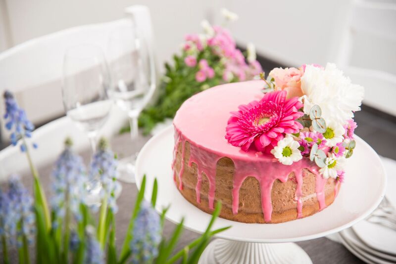 Lively cake - spring birthday party ideas