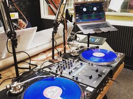 DJ Supreme Entertainment - DJ - Raleigh, NC - Hero Gallery 1