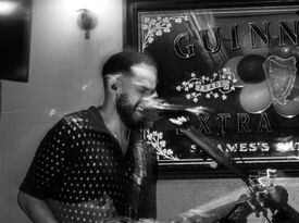 Devon Braxton | R&B Singer & Live Looping Artist - One Man Band - Hoboken, NJ - Hero Gallery 2