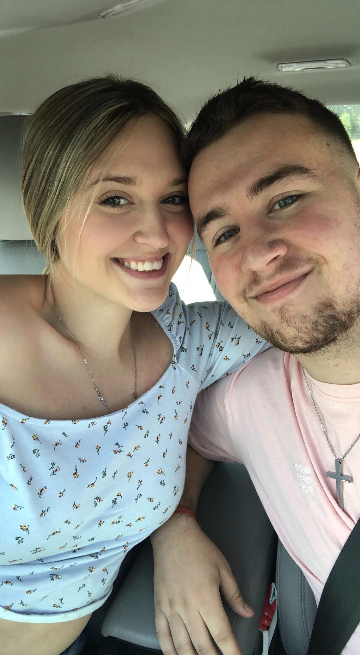 They love dinner date selfies!
