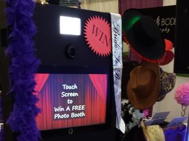 Simple Elegance Events and Entertainment - Photo Booth - Bloomington, IL - Hero Gallery 1