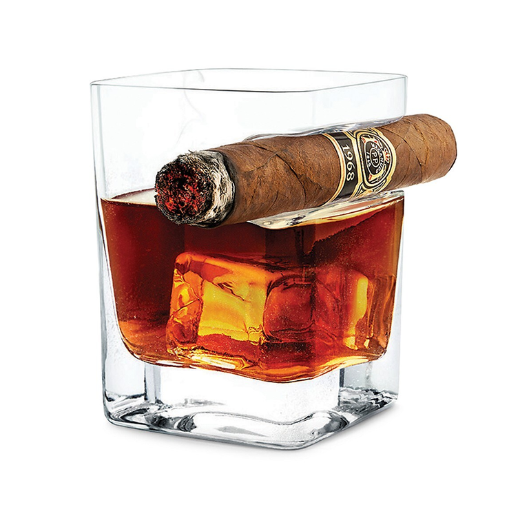 Cigar and whiskey glass for the best holiday gift