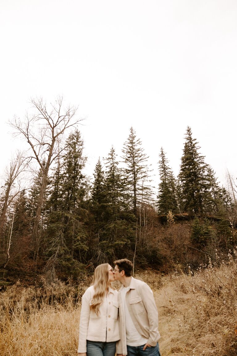 After a few weeks of dating, Sara and Leks made it official and became a couple!