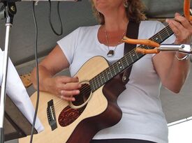 Diane Williamson-Rock - Singer Guitarist - Newtonville, ON - Hero Gallery 3