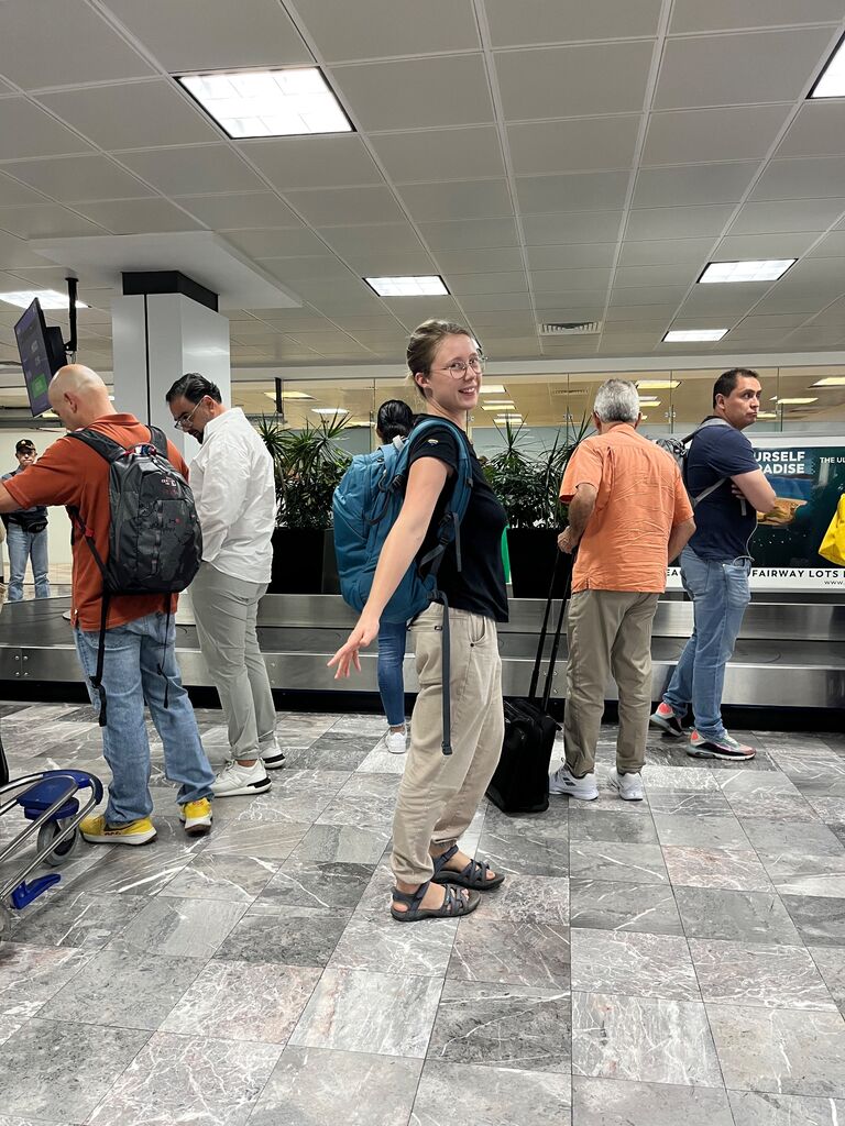 Flying back to La Paz for the winter whaleshark season 🦈
/ De regreso a La Paz para la temporada del Tiburon Ballena
