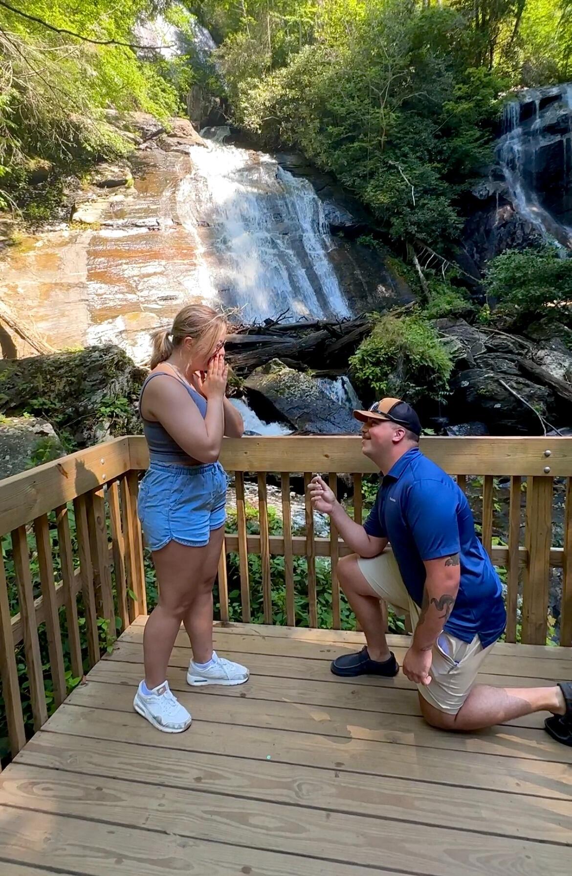 We're ENGAGED!!!