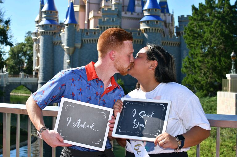 Aaron proposed to Samantha at Walt Disney world and had some cute pictures done!