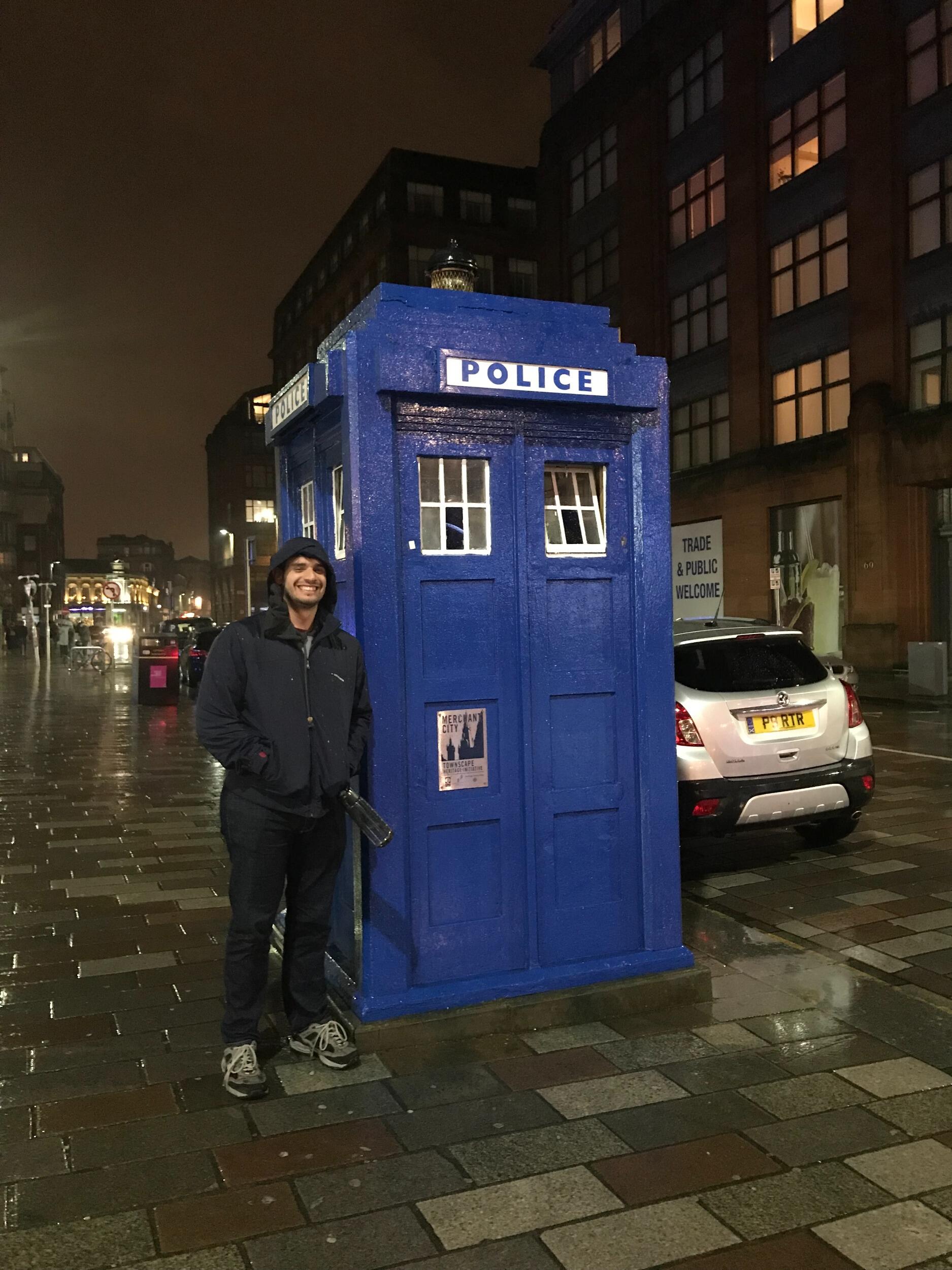 Tori & Anesty went to see The Doctor in Scotland 