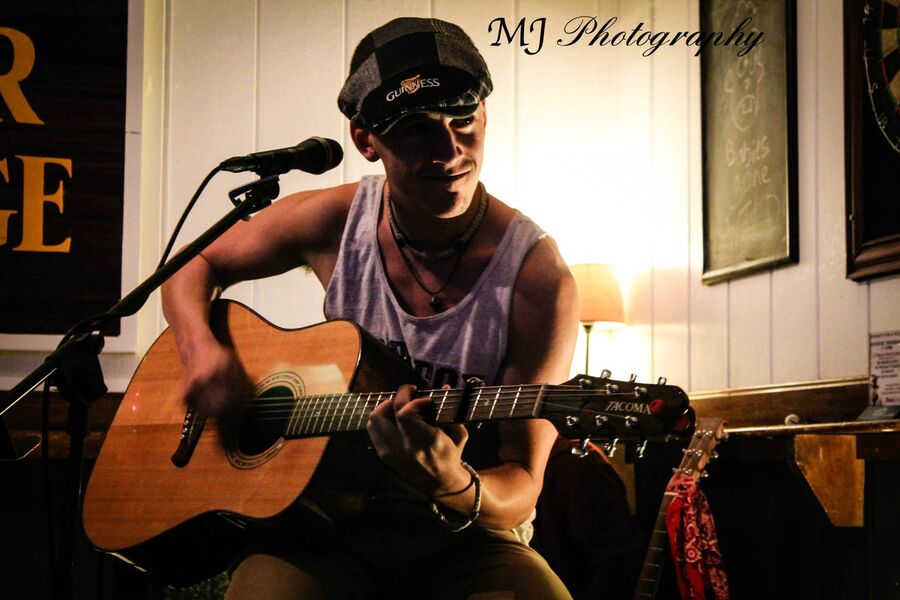 Zach Sarapas - Singer Guitarist Dennis, MA | GigMasters