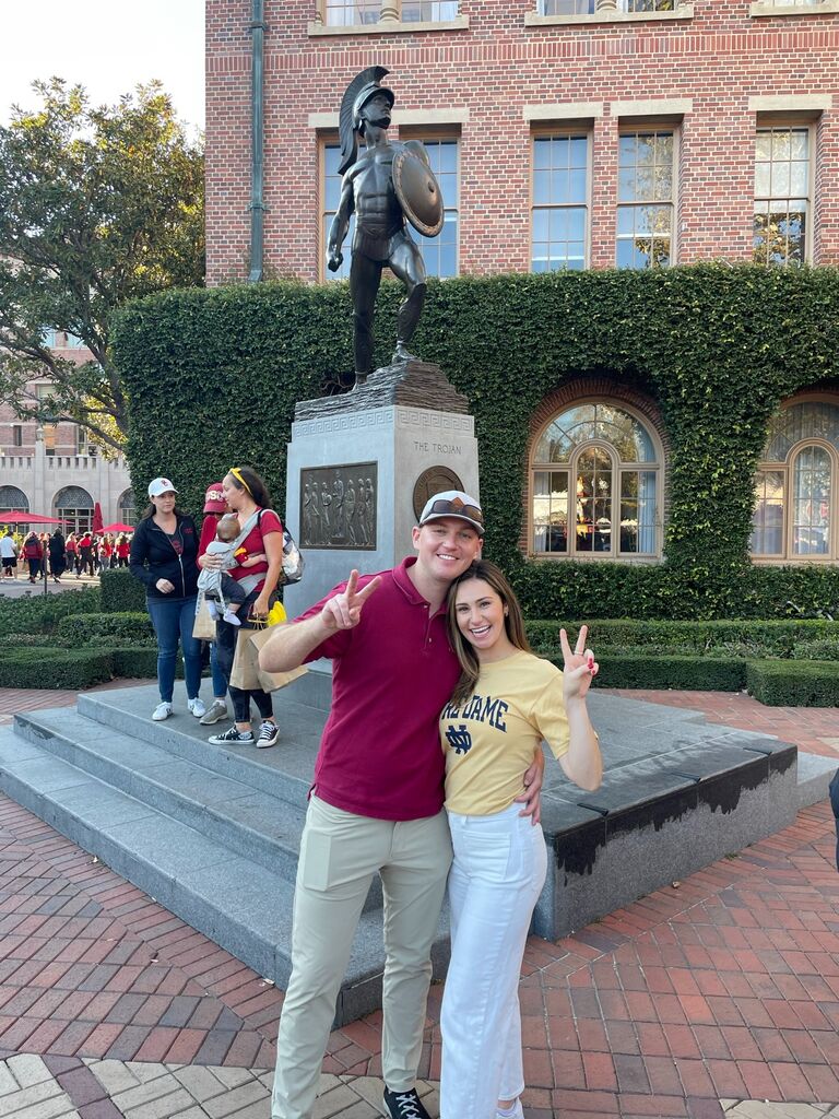Julia visits California again and finally gets to meet most of the Thompson clan (Melinda, Rob, Bryce, Conley...Paige to come later)