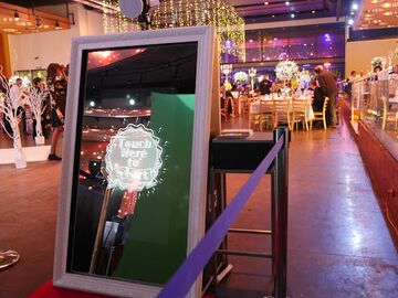 Majestic Photo Booth and Prints - Photo Booth - Roswell, GA - Hero Main