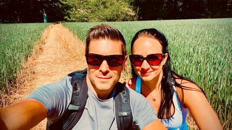 2021 & 2022 was all about making memories, enjoying the Cotswolds and spending time with friends and family. We kept making changes to our home, changed jobs and Nala started her agility journey.
Ian started training for his Ironman events and Reka was busy keeping up with dancing. 