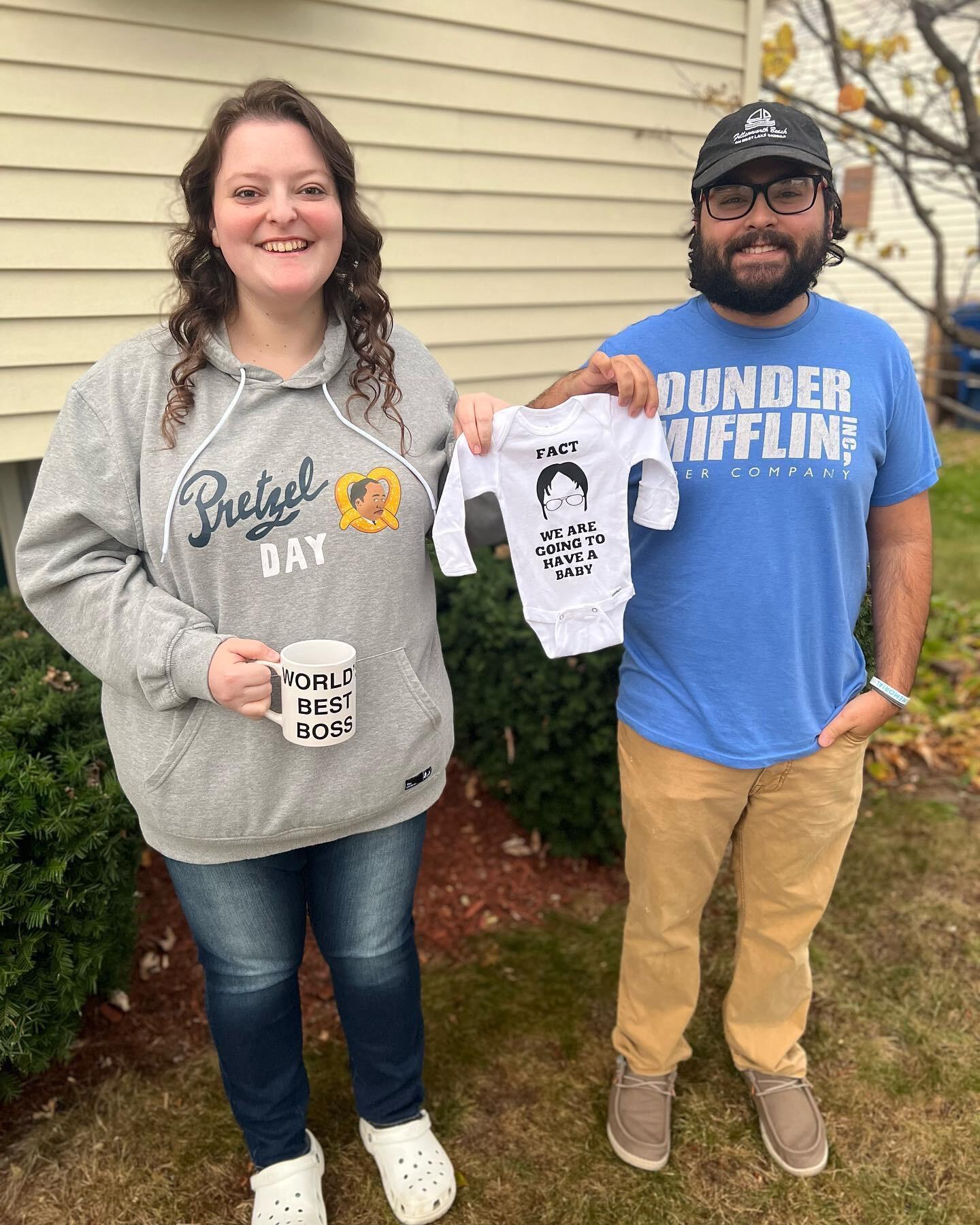 Savannah and Colin announced their pregnancy to all their friends and family!