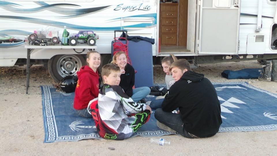 This is the moment Jessa's parent knew during the trip that they may have had a thing for each other. 
Jack was invited to go ride dirt bikes with the boys but he decided to stay back and play Uno with Jessa.