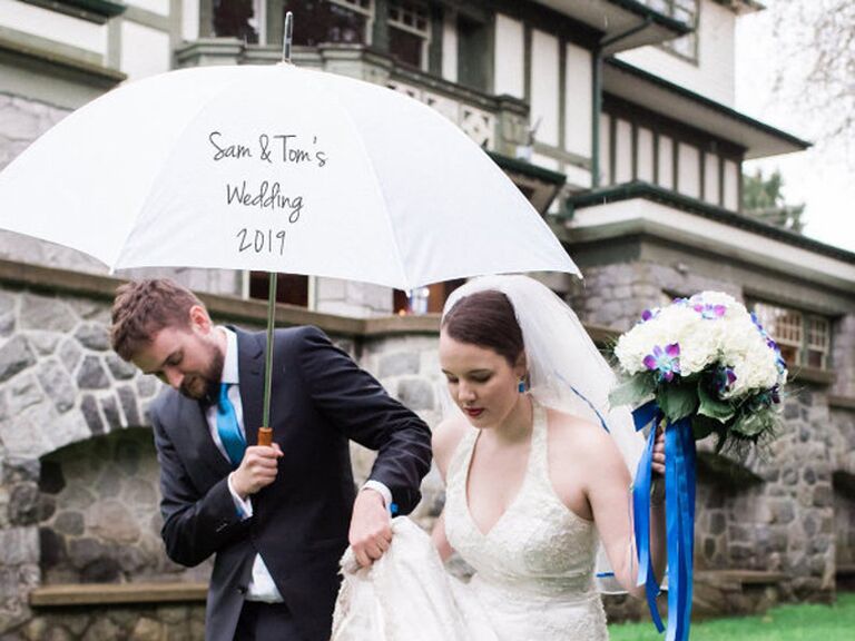 umbrella wedding photos