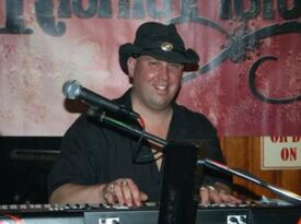 Richie Canter - Singer - Liberty, MO - Hero Gallery 1