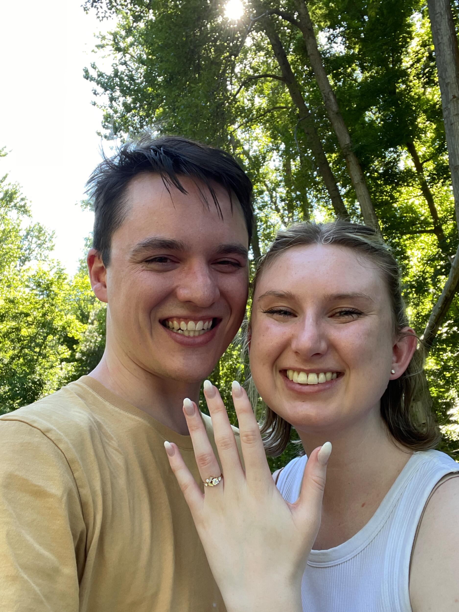 After a year and a half of dating, Kat and Peter are engaged in Leavenworth, Washington!
Peter surprised Kat with a weekend getaway where they zip lined, had picnics, bopped around the shops, and hot tubbed
