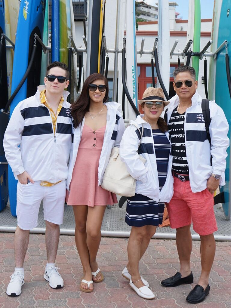 This trip was with Jen's parents to Mexico. The first time we ever traveled with them.

Chuyến đi này cùng bố mẹ Jen tới Mexico. Lần đầu tiên chúng tôi đi du lịch cùng họ.