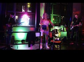 The Other Woman - Cover Band - Chicago, IL - Hero Gallery 3