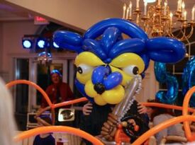 The Balloon Twisters, with Mr and Mrs Dee - Balloon Twister - Amesbury, MA - Hero Gallery 4