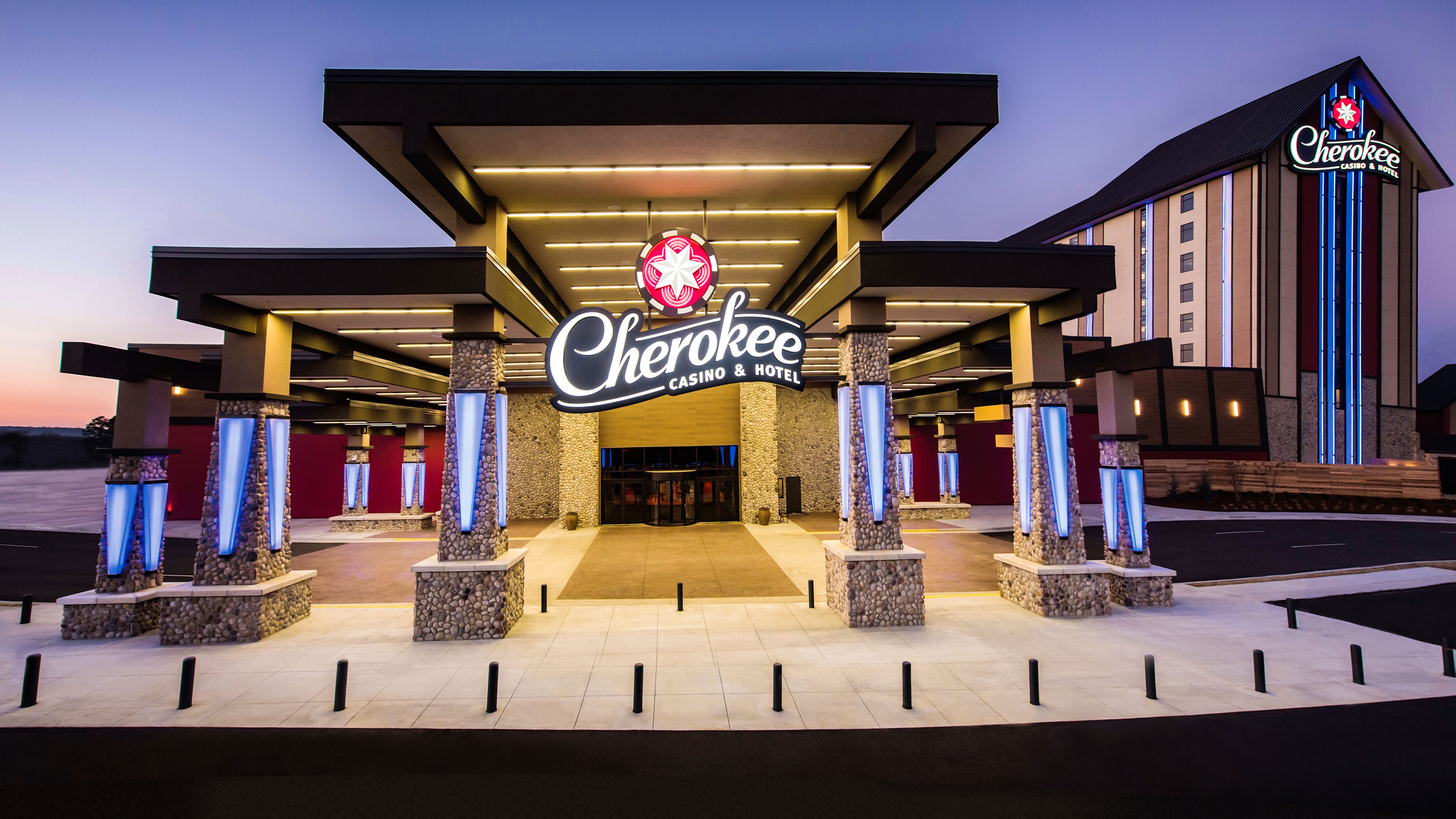 Cherokee Casino & Hotel Roland | Reception Venues - The Knot