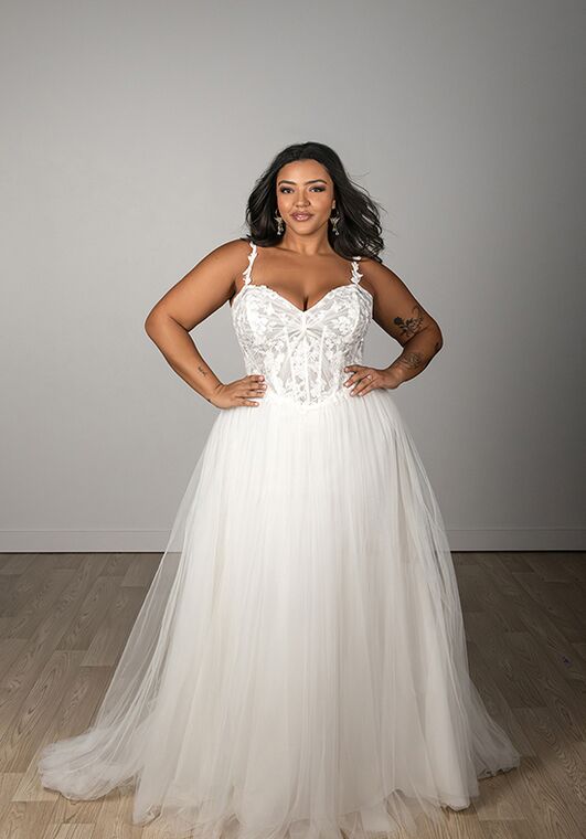 Stella York SY8113+ Wedding Dress | The Knot