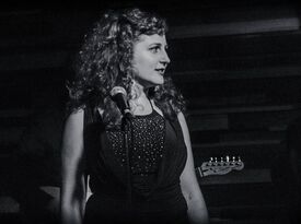 Veronica Malki - Singer Guitarist - Seattle, WA - Hero Gallery 4