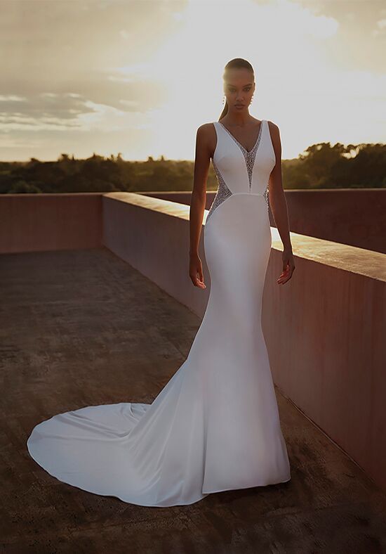 MALIA, Mermaid crepe wedding dress with V-neck