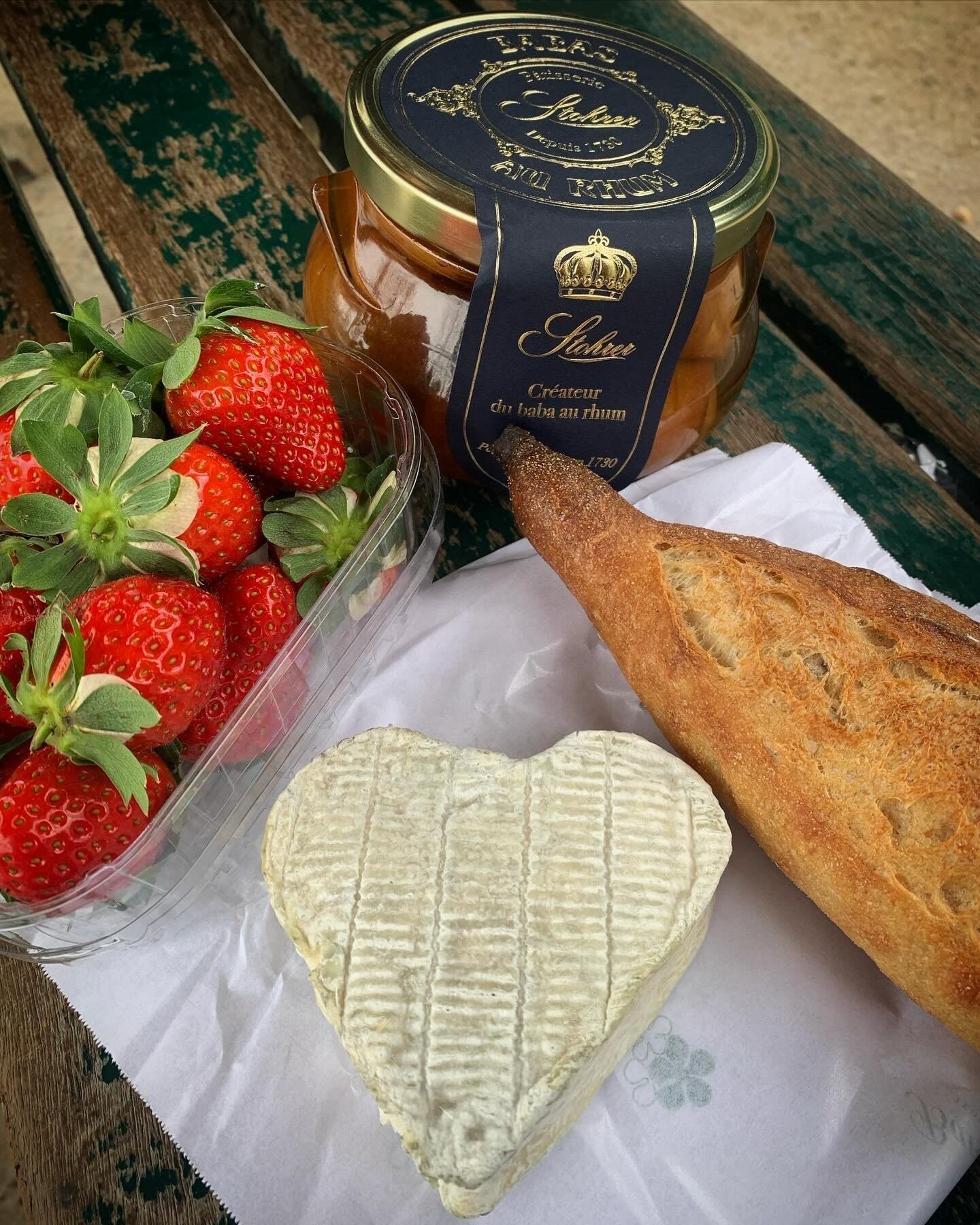 If there’s one thing we learned in Paris, it’s that the French truly know how to eat! We were more than happy to join in.