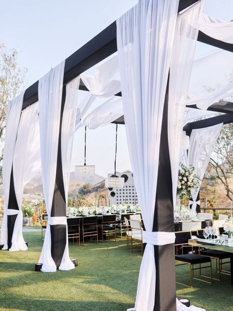 What's Black, White and Chic All Over? This Wedding Inspiration