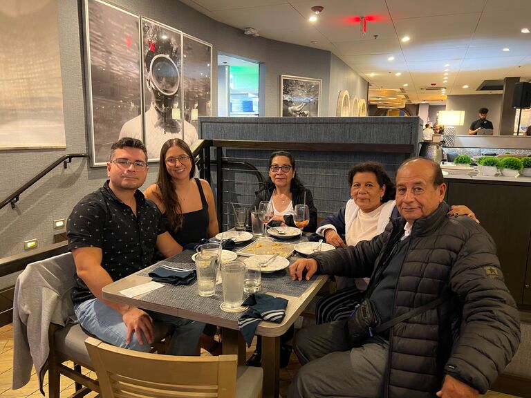 comida con los tíos Raul y Charo