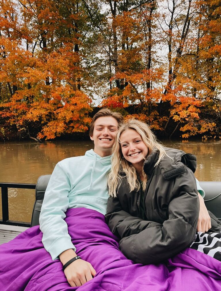Fall pontoon rides down the river!