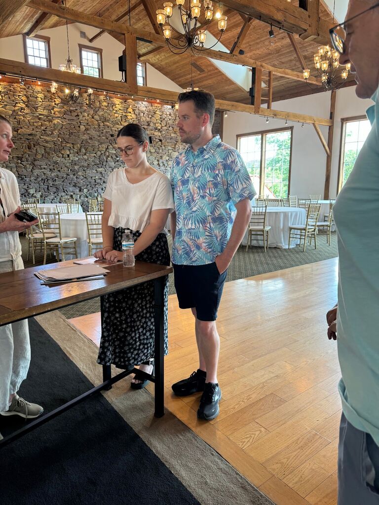 Dan and Kelsey choose a wedding venue.