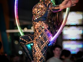 KS Entertainment, LLC. - Circus Performer - Austin, TX - Hero Gallery 4