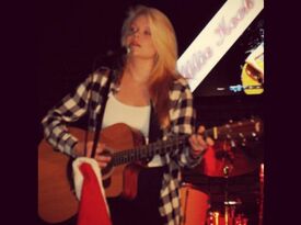 Allie Keck - Acoustic Guitarist - Nashville, TN - Hero Gallery 2