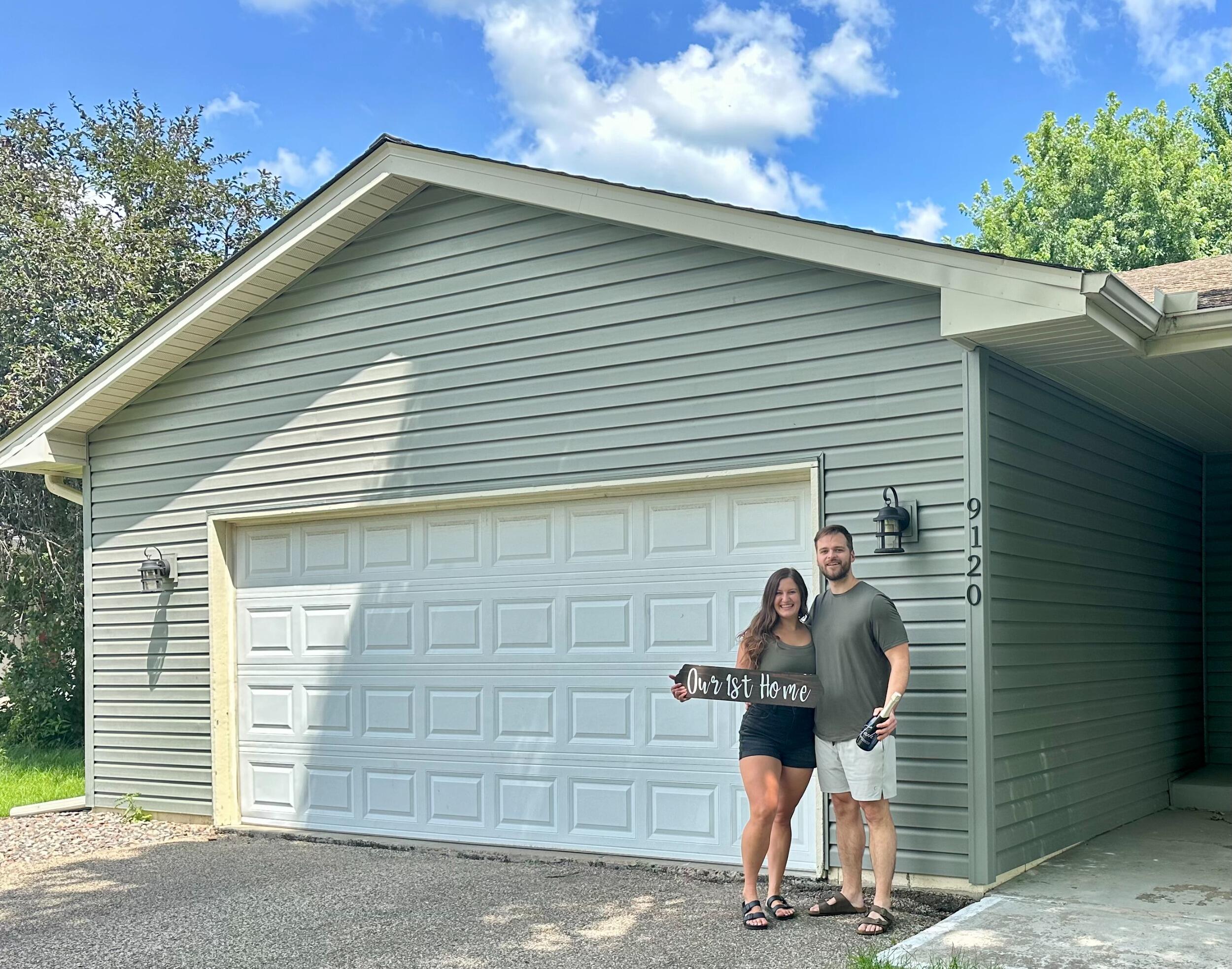We bought a house!! In July last year we packed up one last time and moved to our first home in Maple Grove, MN.