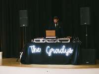 How to Hire a Wedding DJ for All of Your Musical Needs