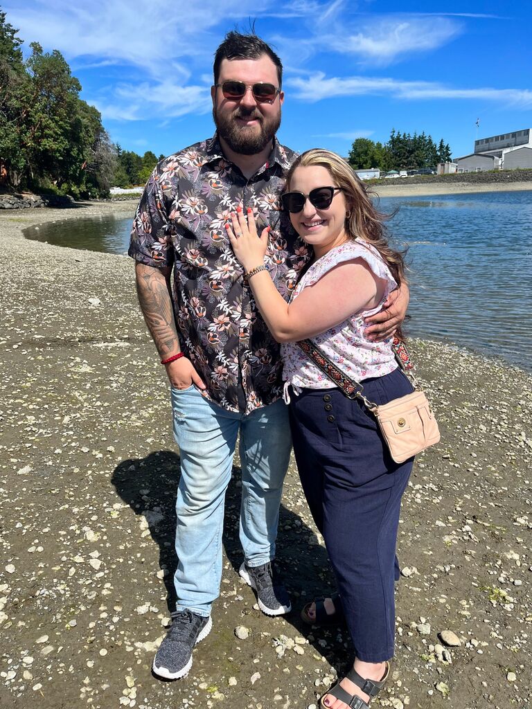 Keegan proposes to Alyssa on vacation with their best friends