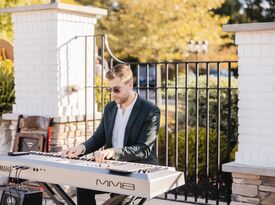 Jonathan Carlisle - Pianist - Covington, KY - Hero Gallery 3