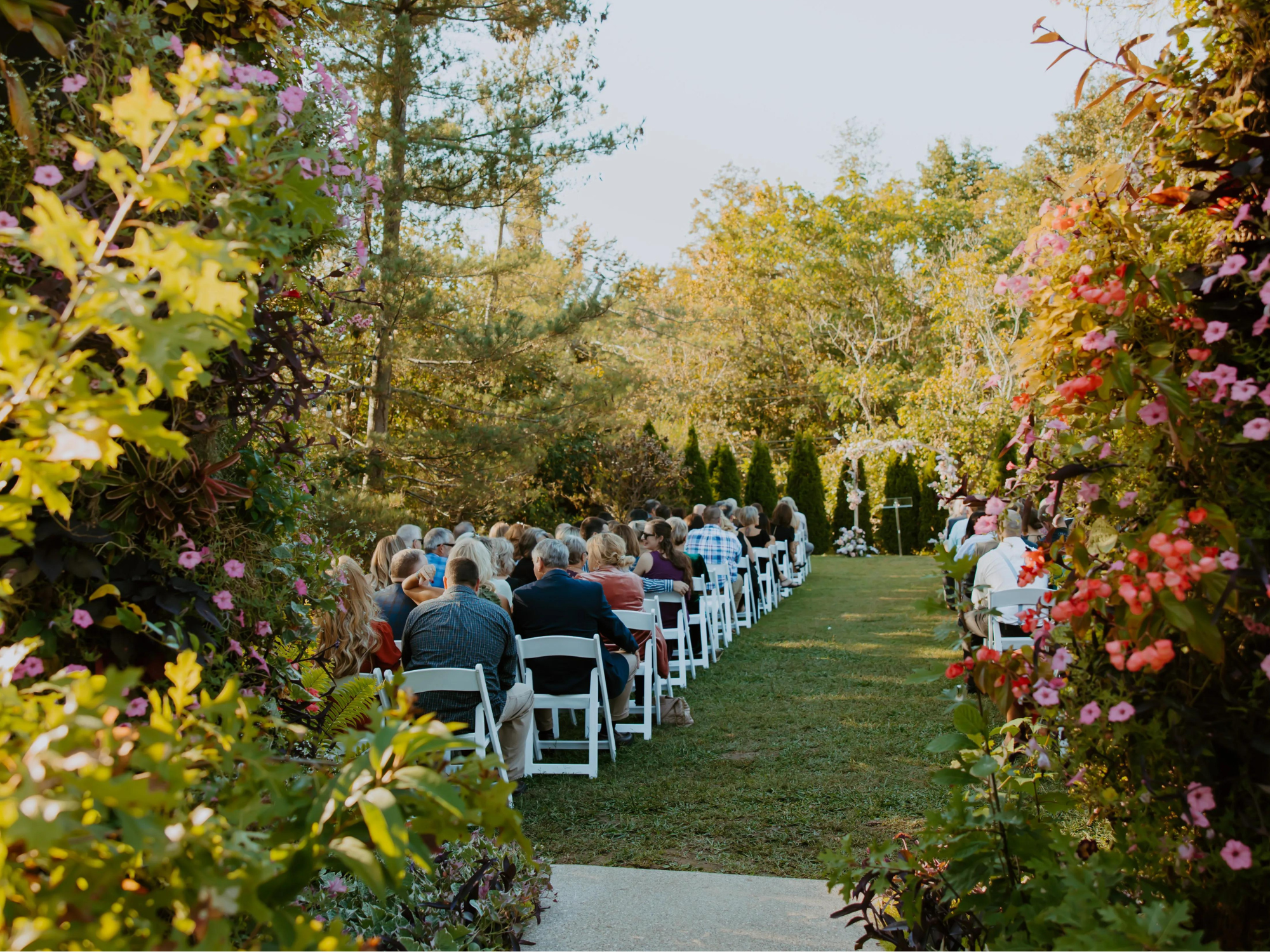 Oak Hill Gardens LLC small wedding venue in London, Kentucky