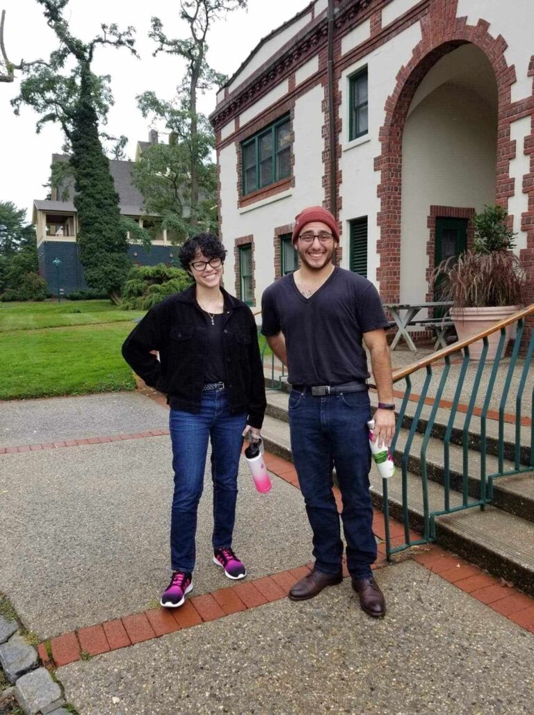 Jeny and Matt start talking and looking a little too similar...