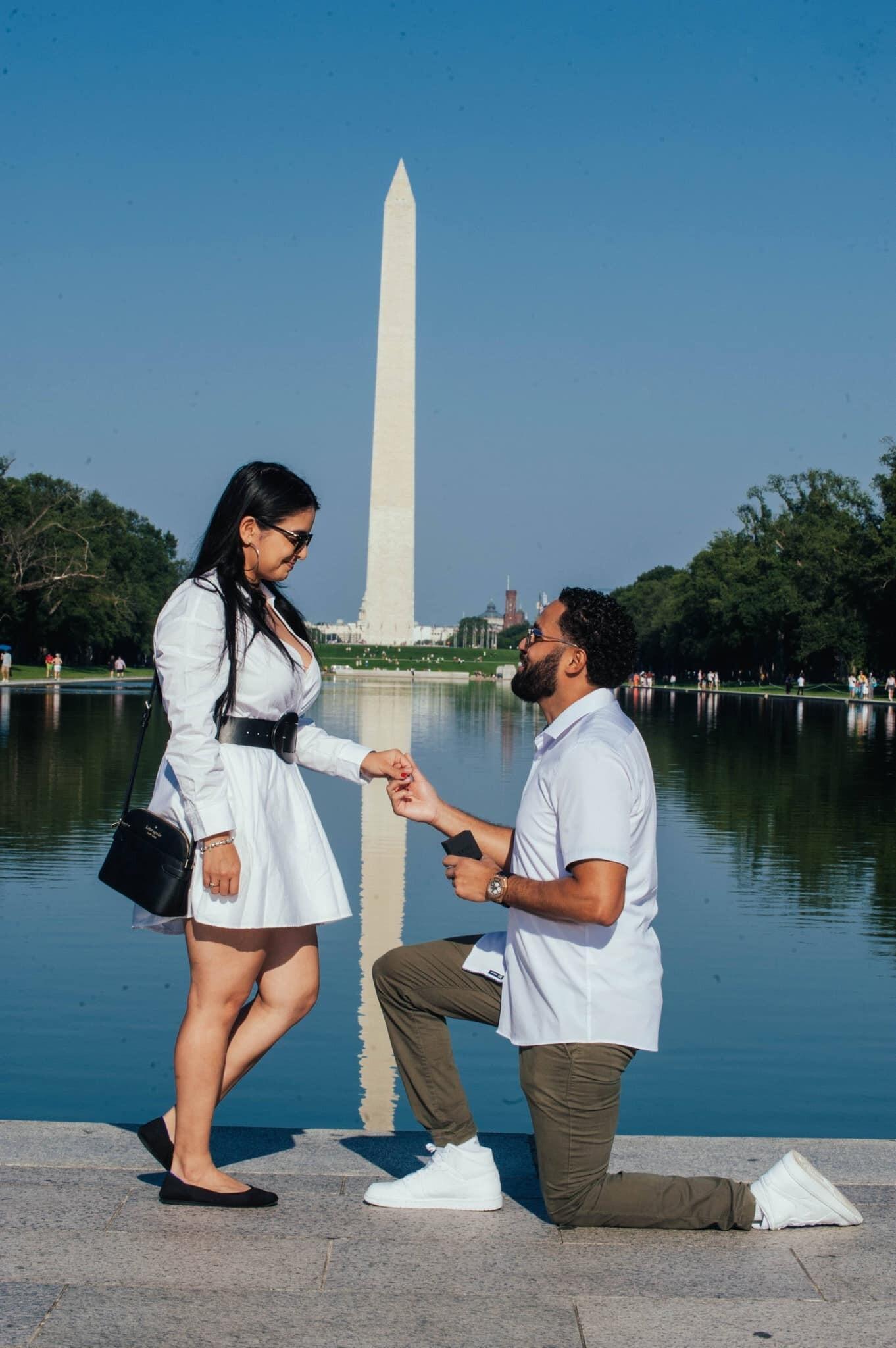 Jose surprised Marta with a proposal at the Washington Monument, in the city that had changed her life since 2010. Despite the scorching heat and Marta’s initial reluctance to go, she was left speechless when Jose went down on one knee in her favorite city, where they had created so many memories together.