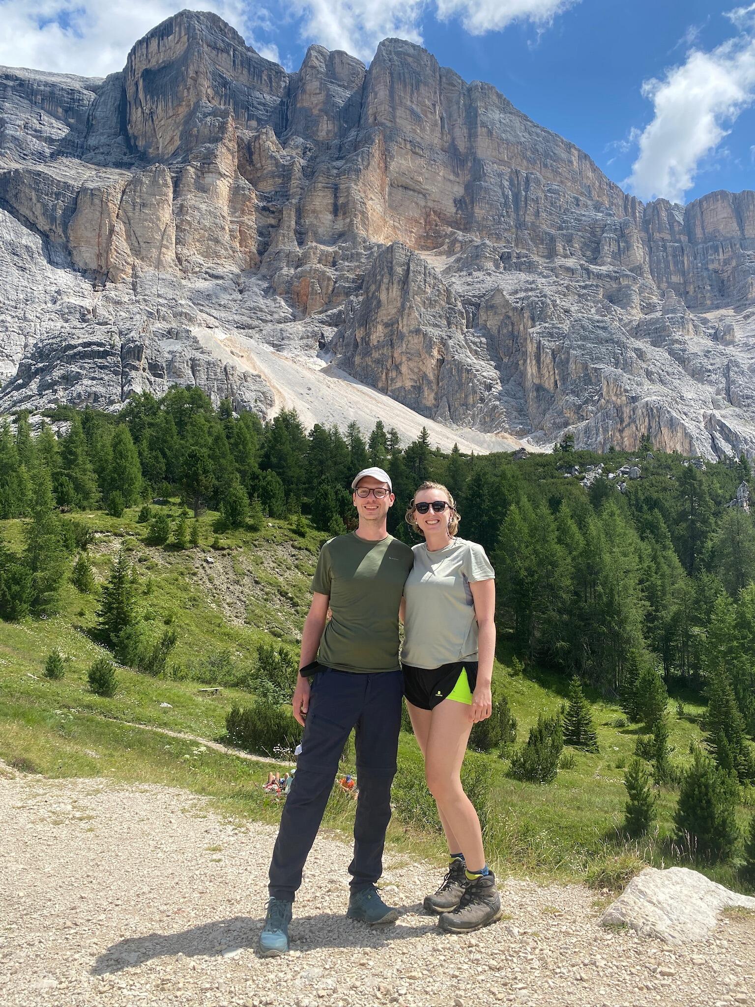 HIKING IN THE DOLOMITES,
team #piedesicuro 
