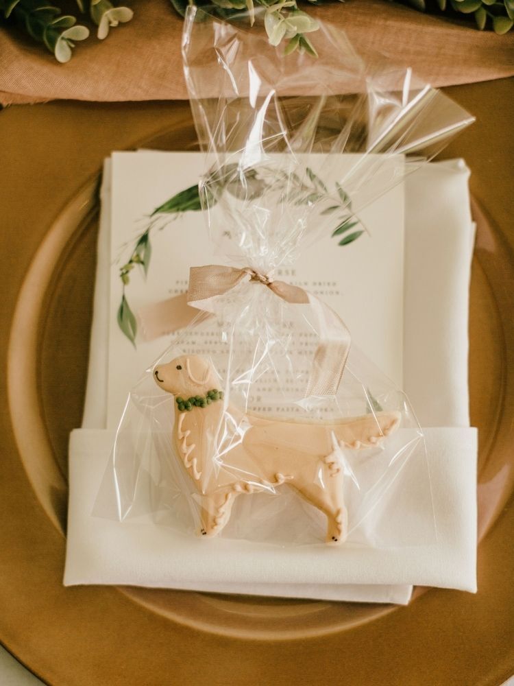 dog-shaped wedding favor cookie