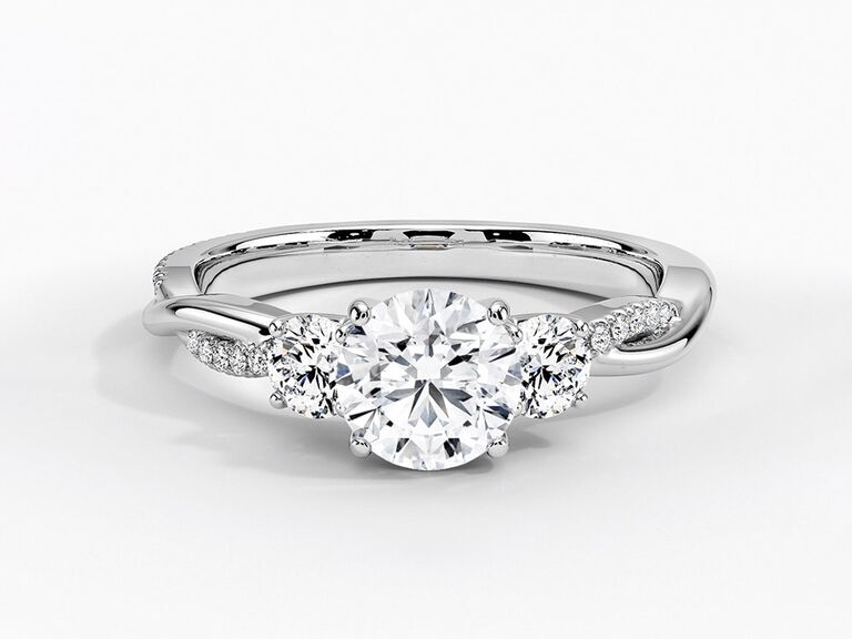 Simple twist outlet engagement ring