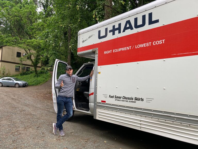 Moving Day! 
Driving a U-haul through NYC certainly has its challenges (especially for those directionally challenged - Alessandra) but was worth every wrong turn so Alex and Alessandra could live together while completing their residencies! 