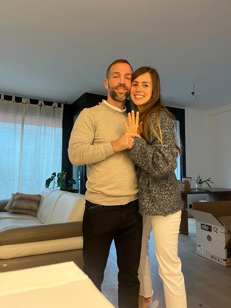 Y después de mucha espera, Rapha decidió entregar el anillo el día del cumpleaños de Pao ¡a las 7 am! / Et après une longue attente, Rapha a décidé de faire sa demande a Pao, le jour de son anniversaire, à 7h du matin !