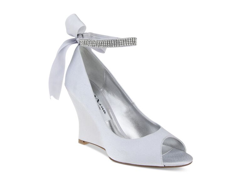 42 Best Wedding Wedges You Can Buy Now