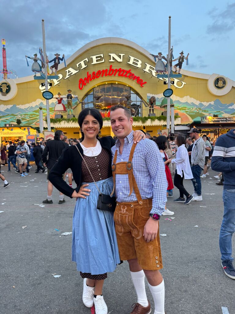 Oktoberfest in Munich, a lot of beer and so much fun.

Oktoberfest a Monaco, turisti per caso.